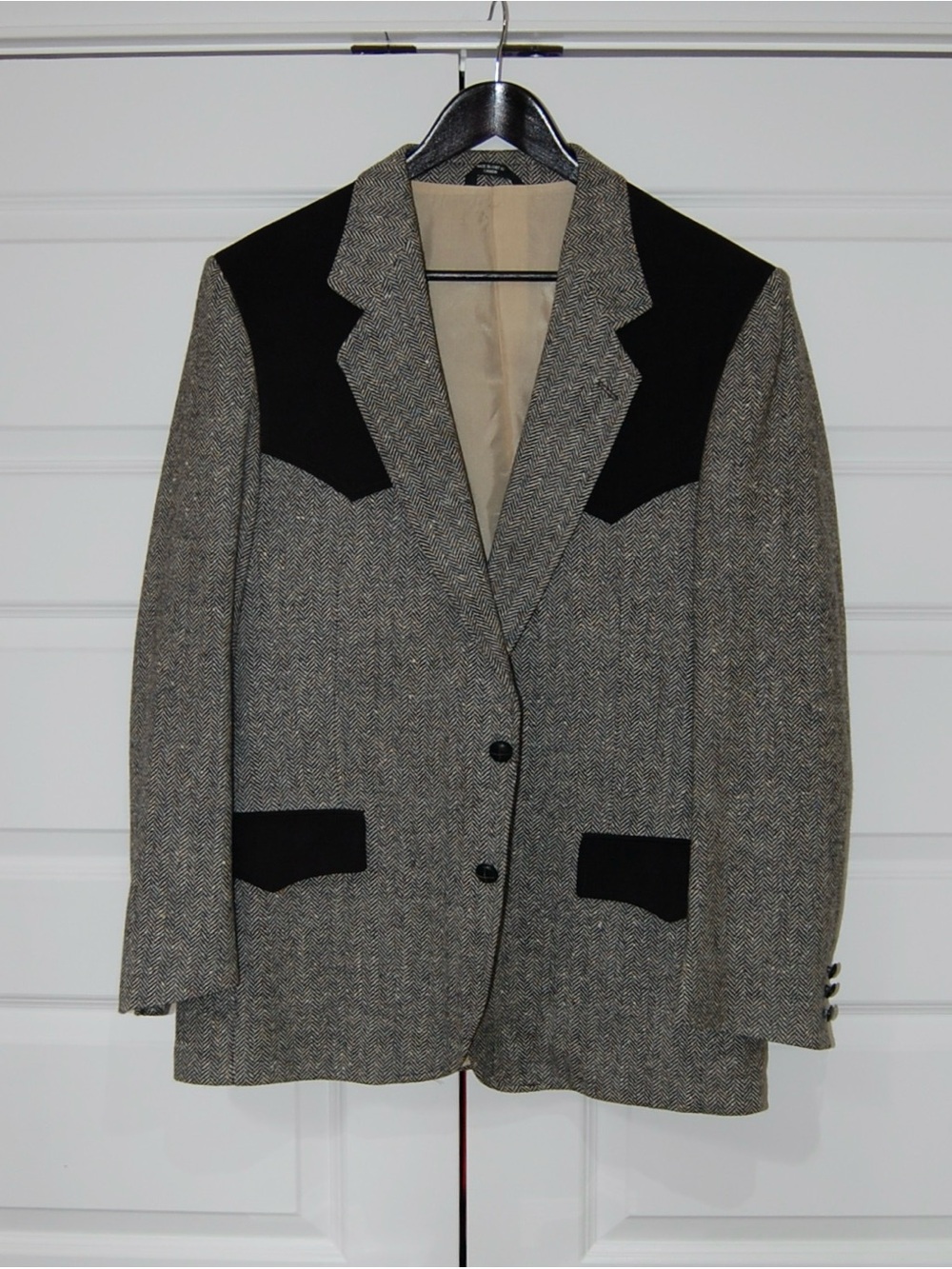 Men's Dallas Gray Wool Tweed Western Style Blazer with Black Yoke & Pockets